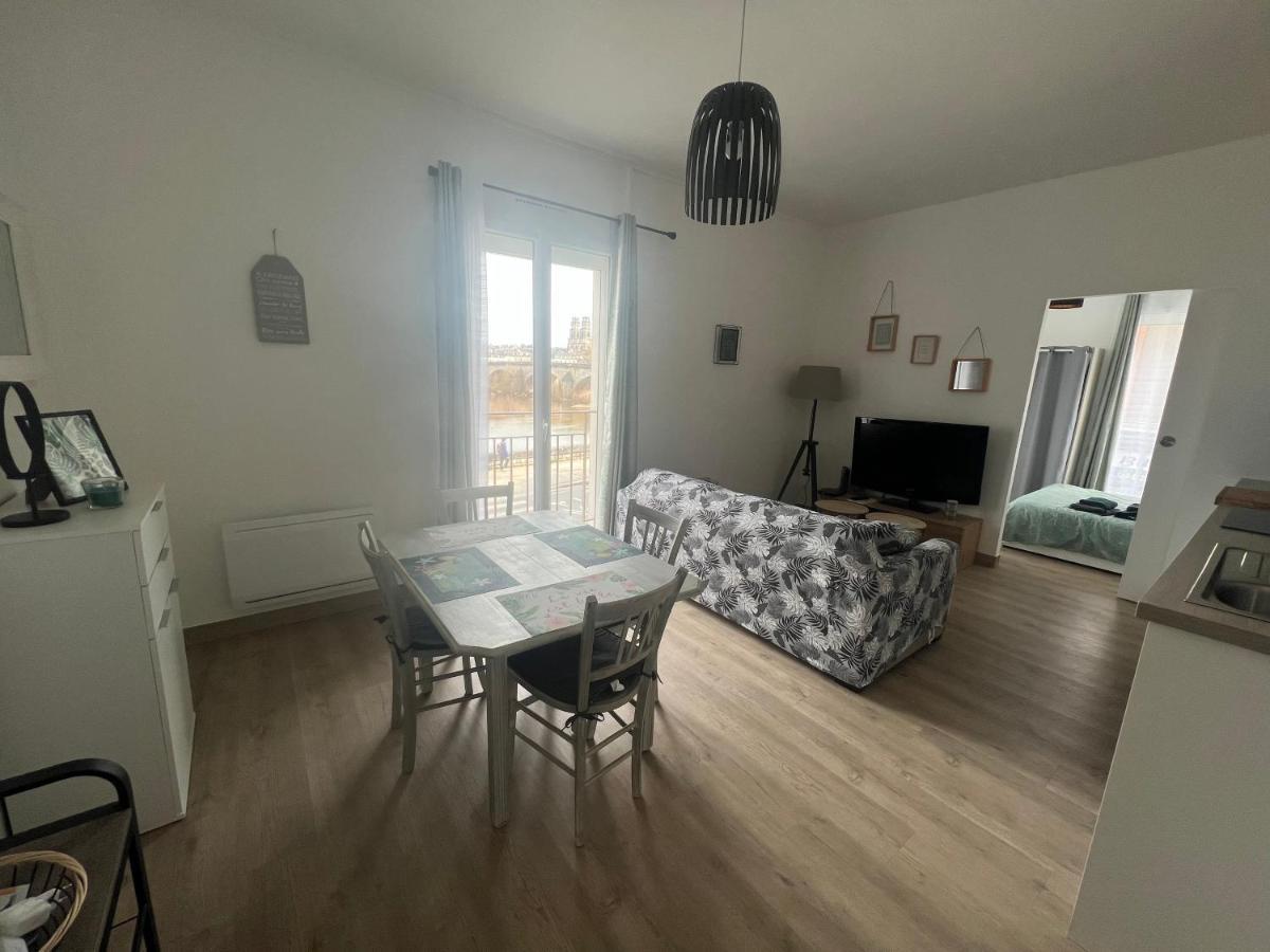 Cosy Loire, T2 Neuf, Front De Loire ,Vue Cathedrale,5Min A Pied Centre Ville Et Parking Prive Orleans Ngoại thất bức ảnh